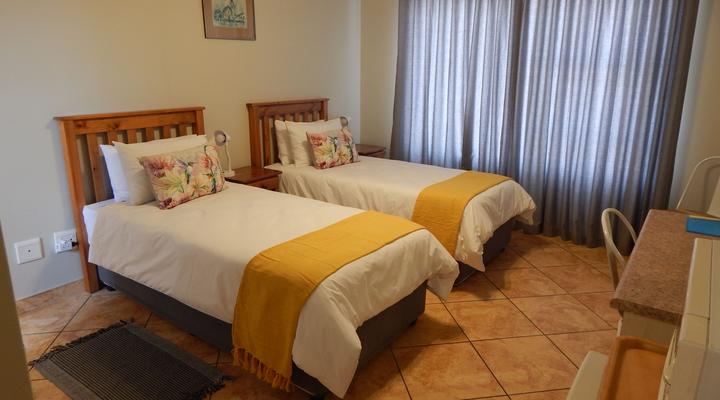 Strauss Holiday Accommodation and B&B