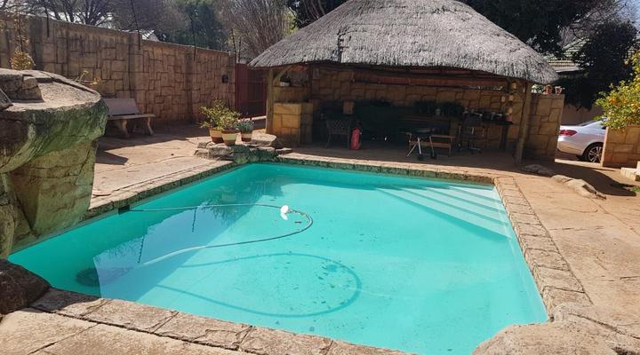 Upper Houghton Guesthouse