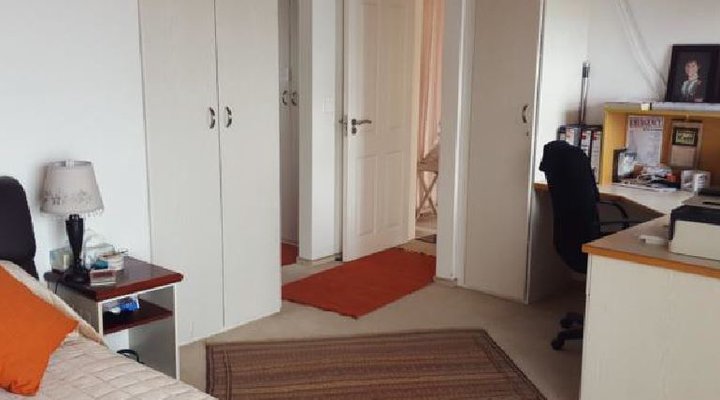Elegant Seafront Apartment at Mall