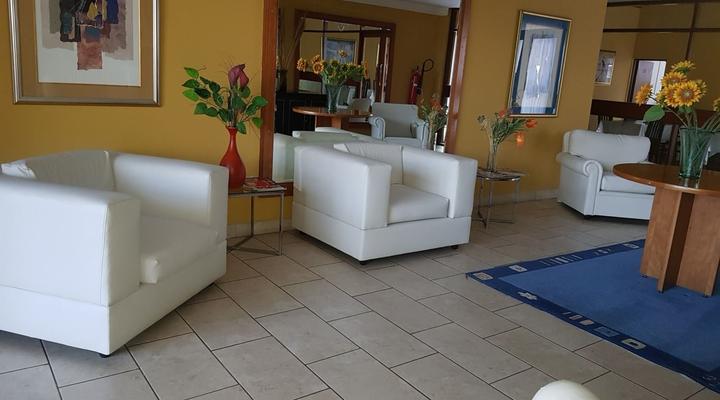 Villiers Touriste Hotel