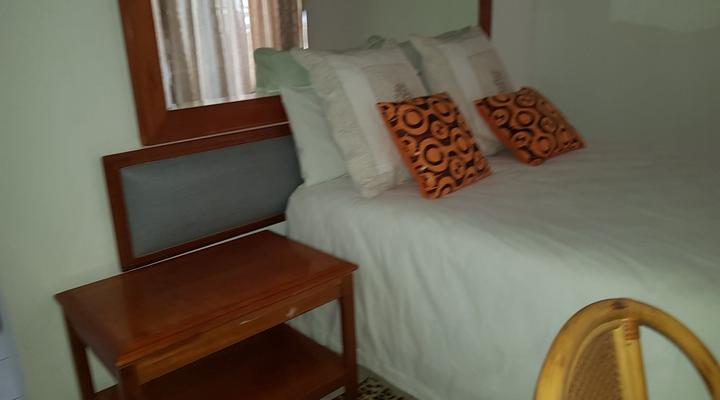 Villiers Touriste Hotel