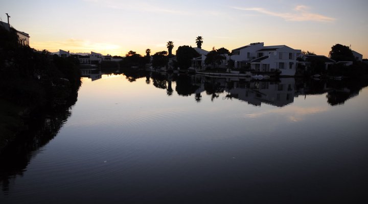 Tranquil Waters on the Marina da Gama