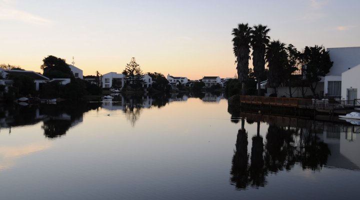 Tranquil Waters on the Marina da Gama