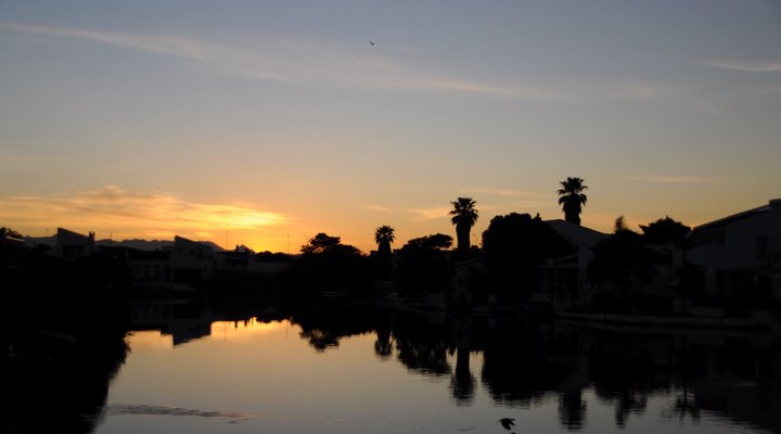Tranquil Waters on the Marina da Gama