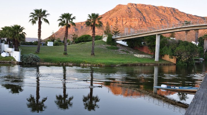 Tranquil Waters on the Marina da Gama