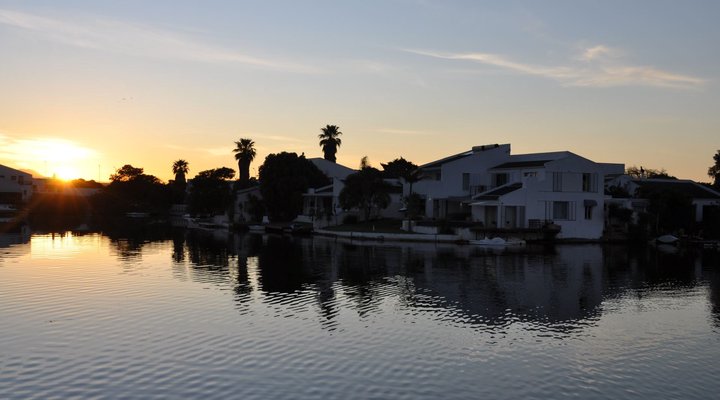 Tranquil Waters on the Marina da Gama