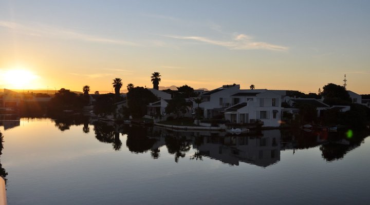 Tranquil Waters on the Marina da Gama