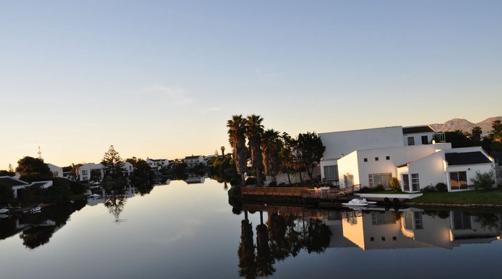 Tranquil Waters on the Marina da Gama