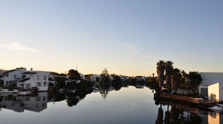 Tranquil Waters on the Marina da Gama