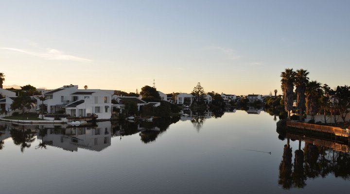 Tranquil Waters on the Marina da Gama