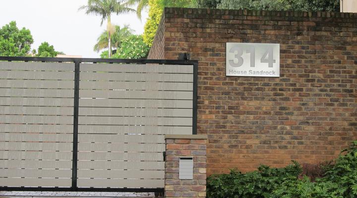 House Sandrock Muckleneuk