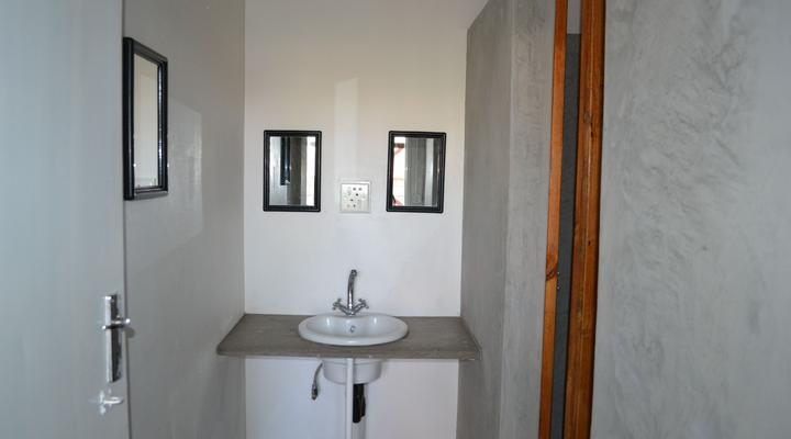 Igloo Inn Overnight and Caravan Park