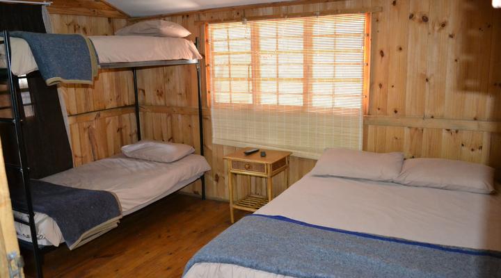 Igloo Inn Overnight and Caravan Park