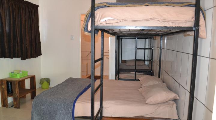 Igloo Inn Overnight and Caravan Park