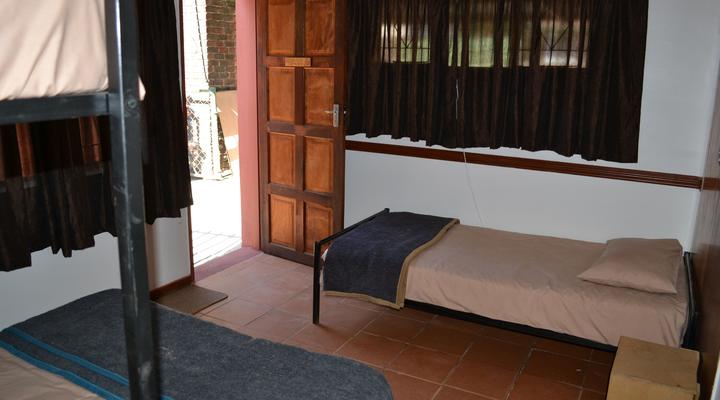 Igloo Inn Overnight and Caravan Park