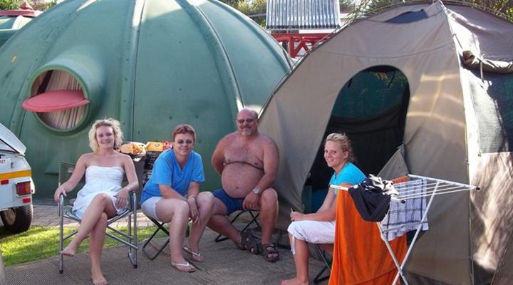 Igloo Inn Overnight and Caravan Park