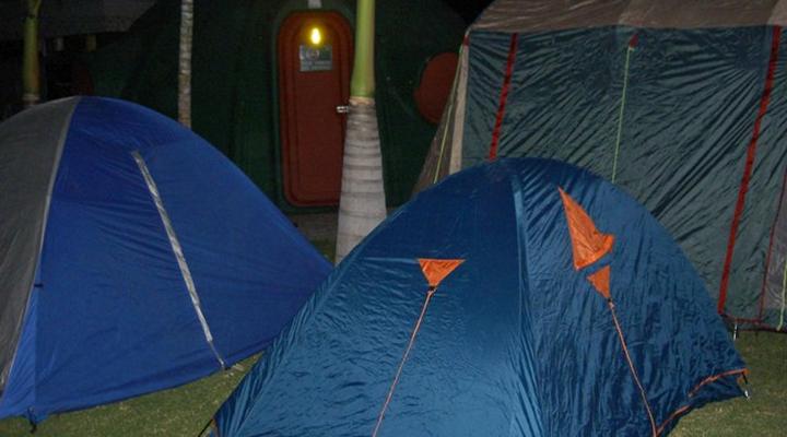 Igloo Inn Overnight and Caravan Park