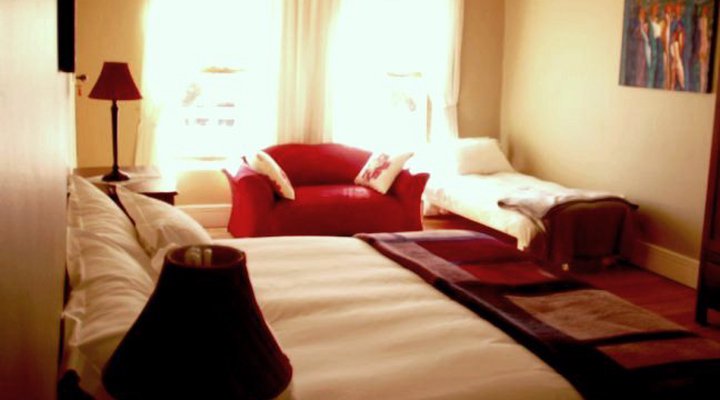 Mooimeisies Guest House