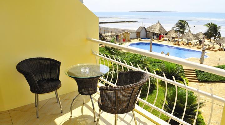 Giraffe Ocean View Hotel