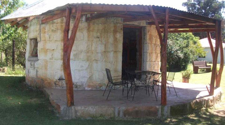 The Falls Backpackers & Adventures