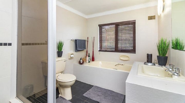Hillside Guesthouse