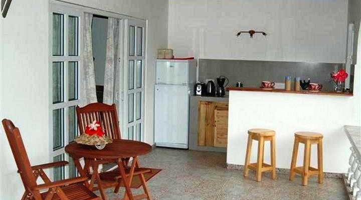 Beau Bamboo Guest House