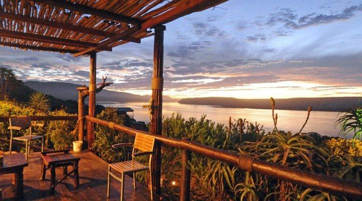 Mudlark River Front Lodge