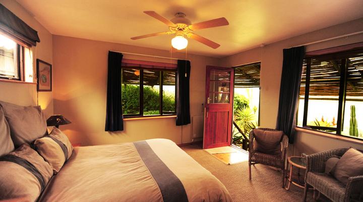 Mudlark River Front Lodge