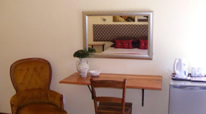 Fish Eagle's Nest Guest House