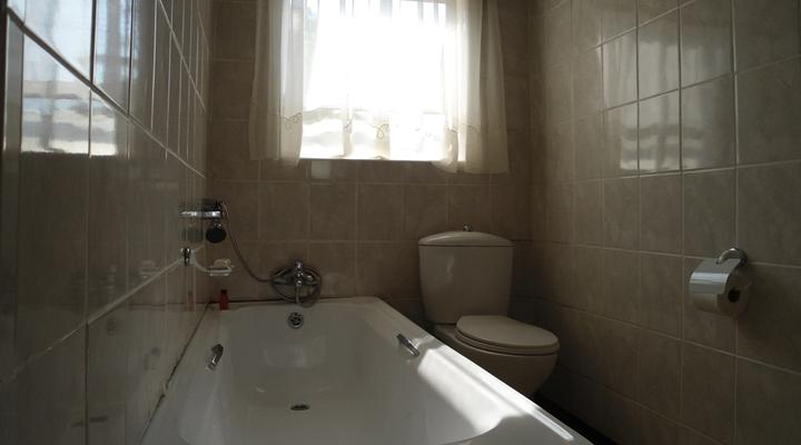 Bulls & Bears Guest House