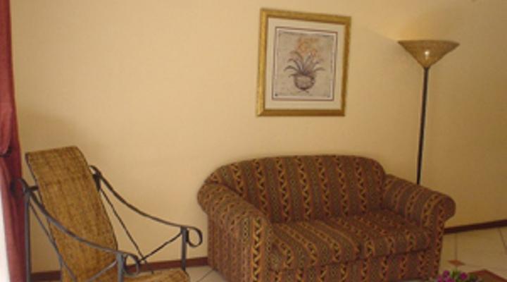 Villa Toscania Airport Hotel