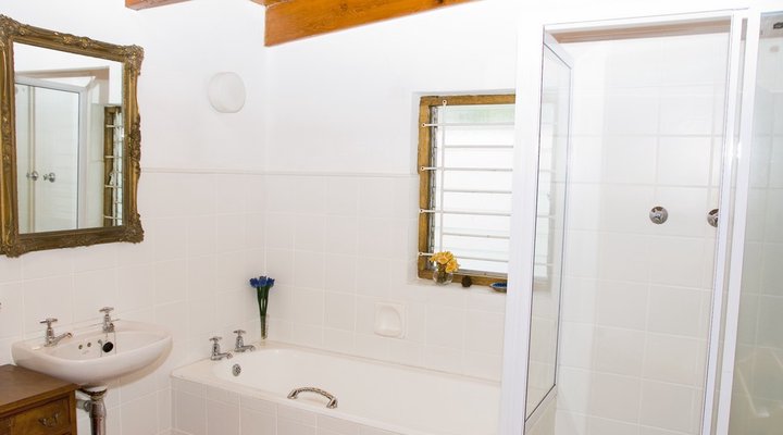 Yellowood House - Cape Dutch Quarters