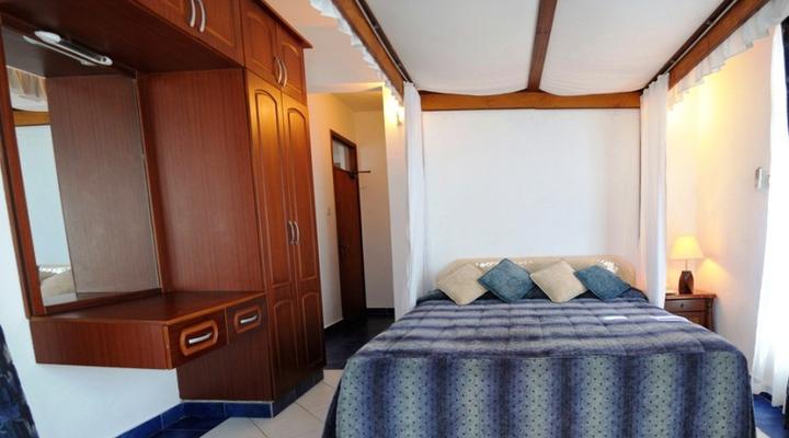 Pa Pweza Adamsville Beach Suites