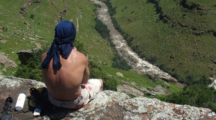 The Falls Backpackers & Adventures