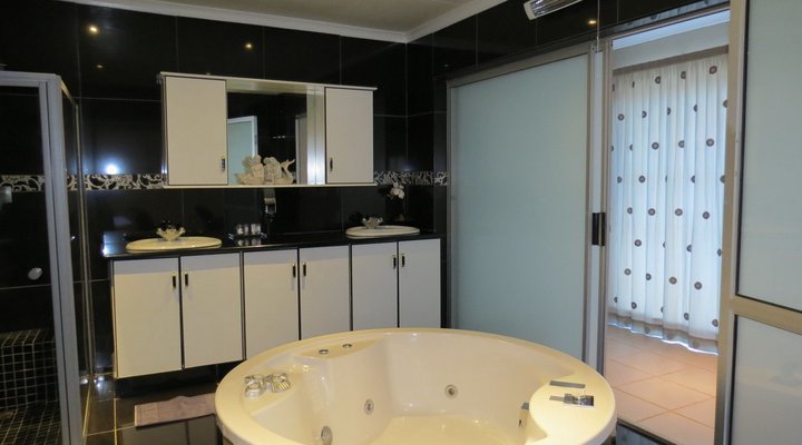 Cocomo Guesthouse and Conference Centre