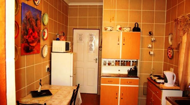 Ikaia Africa Lodge - Out of Africa Guest Houses