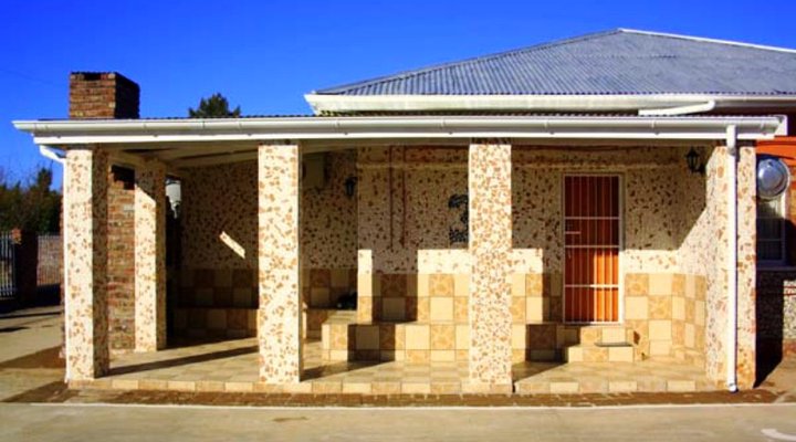 Ikaia Africa Lodge - Out of Africa Guest Houses