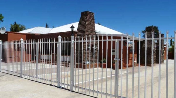 Ikaia Africa Lodge - Out of Africa Guest Houses