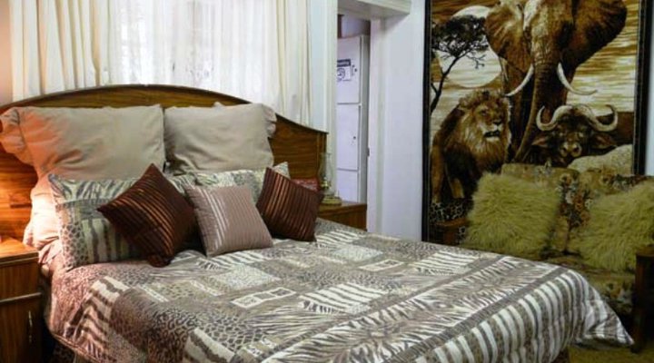 Safari Lodge - Out of Africa Guest Houses