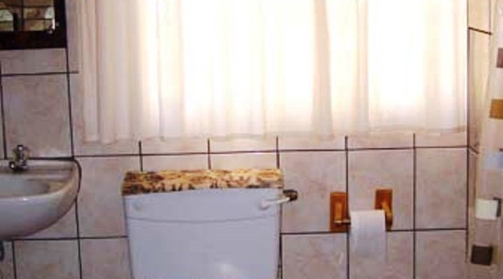 Safari Lodge - Out of Africa Guest Houses