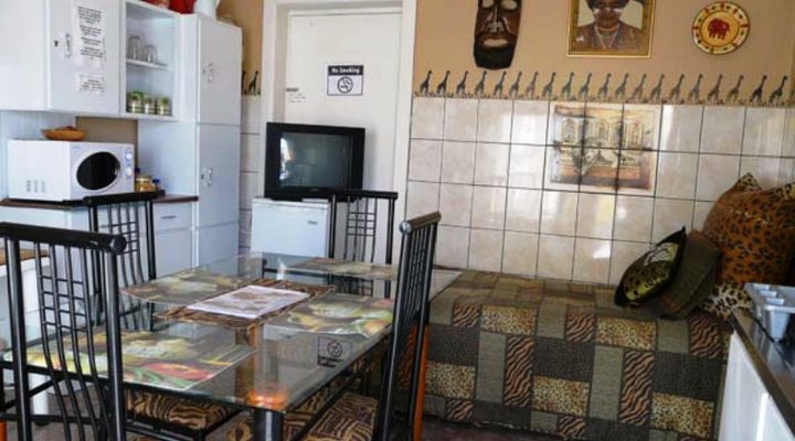 Safari Lodge - Out of Africa Guest Houses