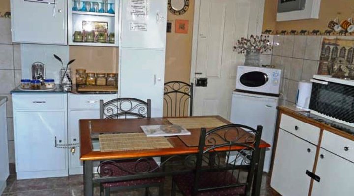 Safari Lodge - Out of Africa Guest Houses