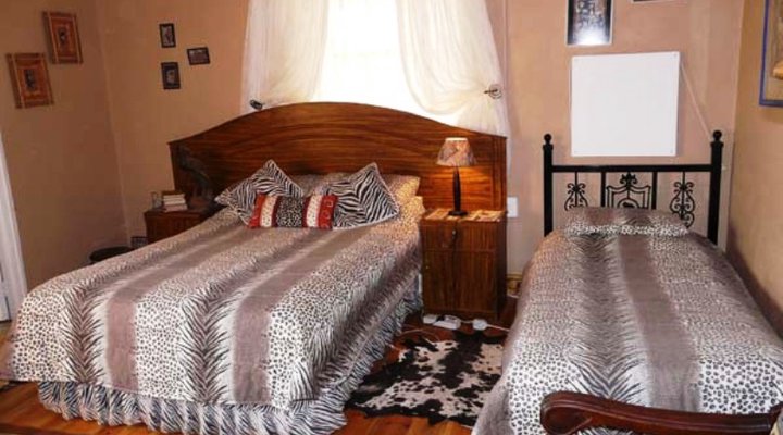 Out of Africa Lodge - Out of Africa Guest Houses