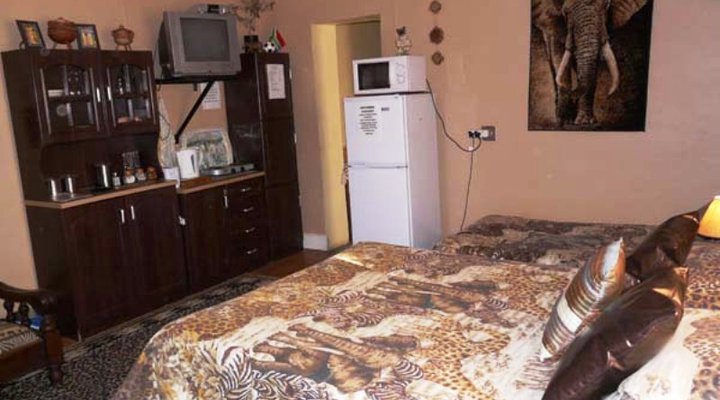 Out of Africa Lodge - Out of Africa Guest Houses