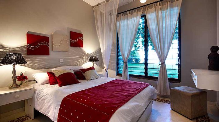 Madzi Kuwala Lake Retreat