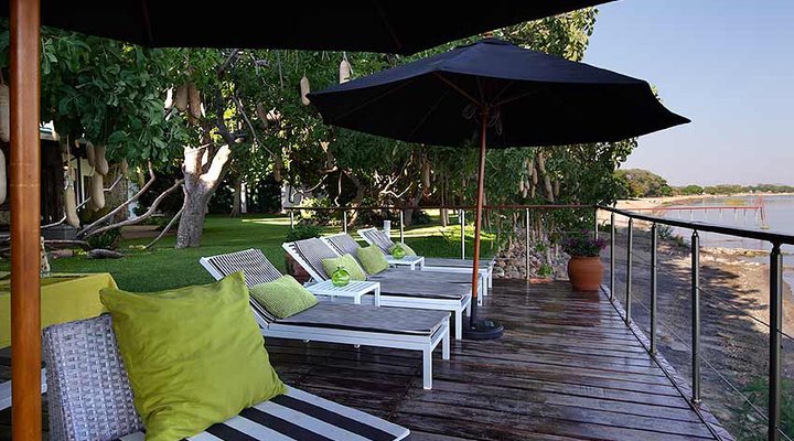 Madzi Kuwala Lake Retreat