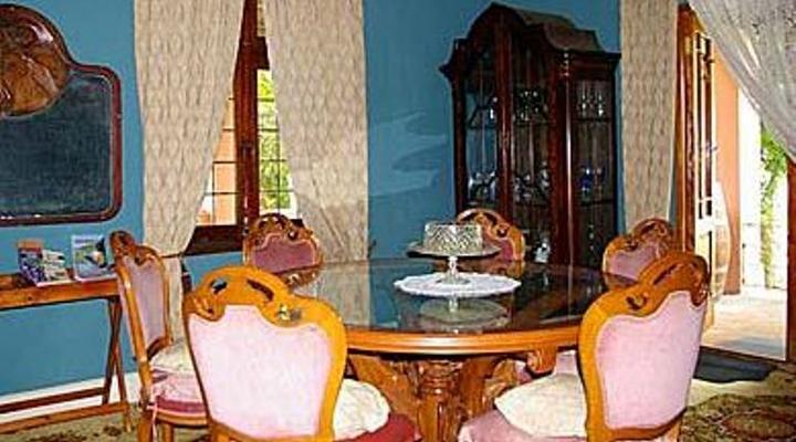 Lovell's Guest House