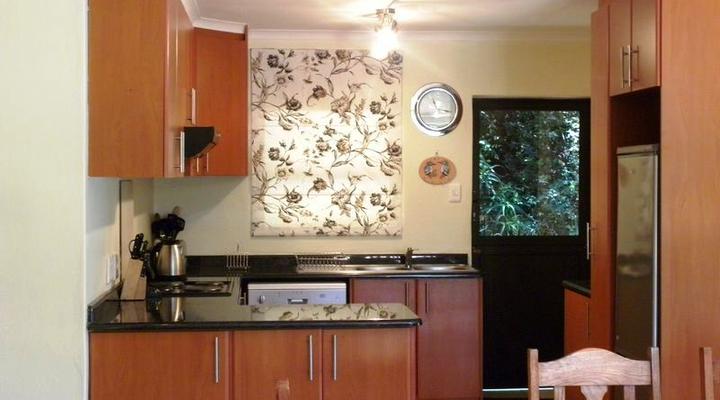 Birdsong Cottages Number Nine Poplar Drive