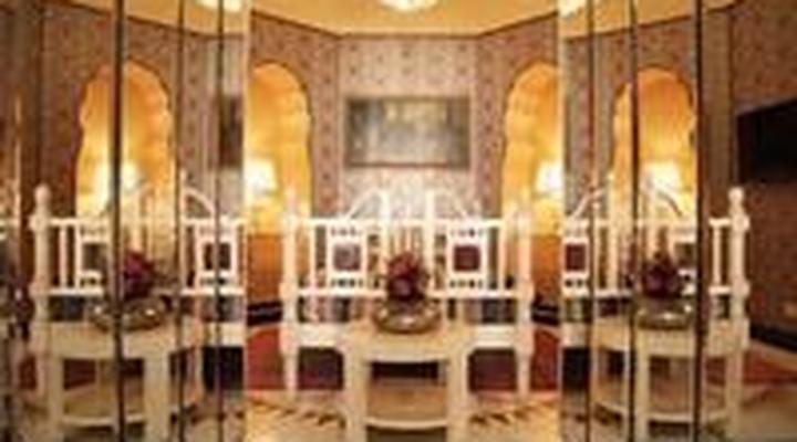 SUJÁN Rajmahal Palace