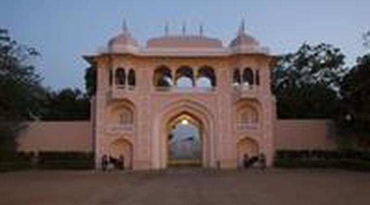 SUJÁN Rajmahal Palace
